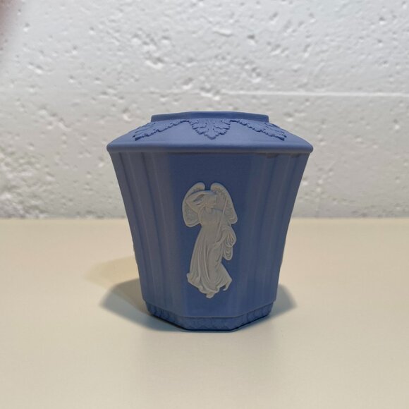 Wedgwood Blue Jasperware Posey Pot with White Motif - Picture 2 of 9